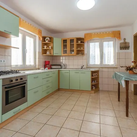 Prázdninový dům 3 Bedroom Front In Savudrija