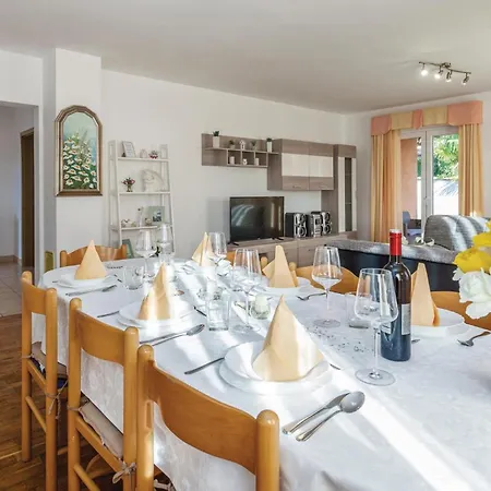 Gorgeous Home In Savudrija With Wifi *