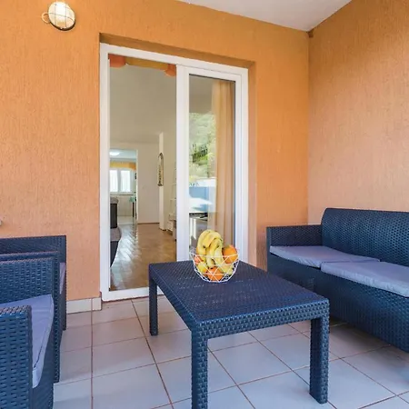 Gorgeous Home In Savudrija With Wifi