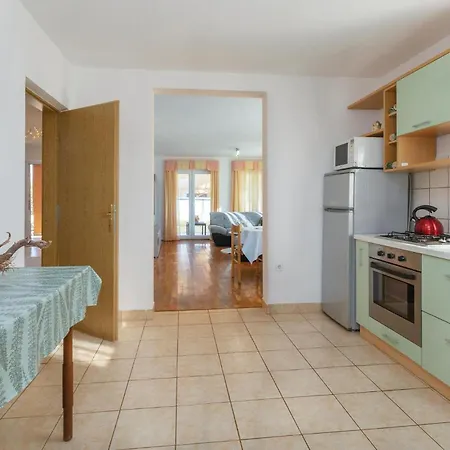 Gorgeous Home In Savudrija With Wifi