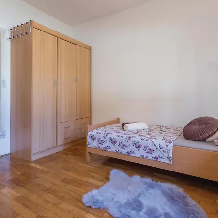 Feriehus 3 Bedroom Lovely In